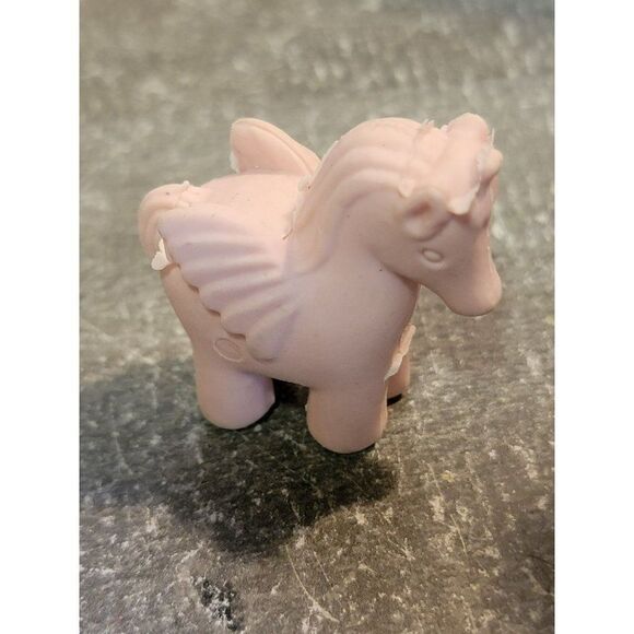 Light pink eraser Pegasus unicorn Pony mythical toy figure - Picture 3 of 4